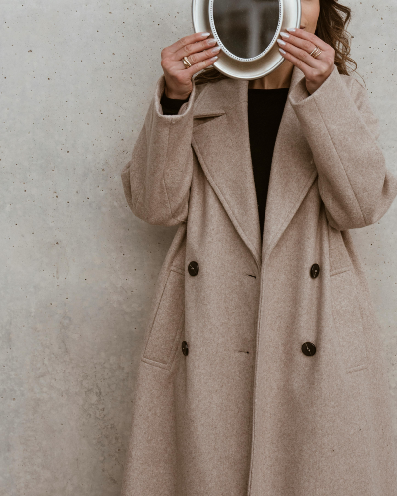 Ti guardi allo specchio e non ti riconosci